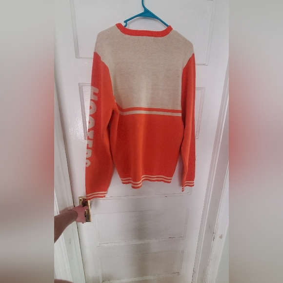 Hooters Orange and Cream Sweater - Picture 3 of 5